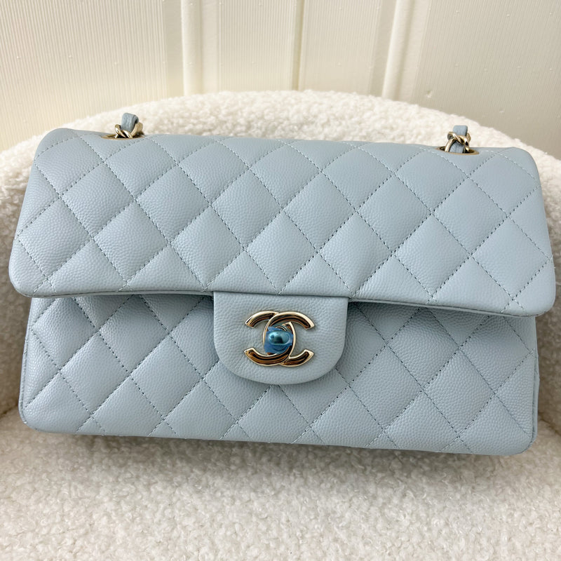 BNWT! 🦄 22P CHANEL Light Blue Caviar LGHW Medium Classic Flap 🦄 Bag  Microchip