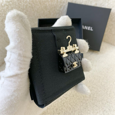 Chanel Handbag Brooch with Pearls in Black Enamel and GHW