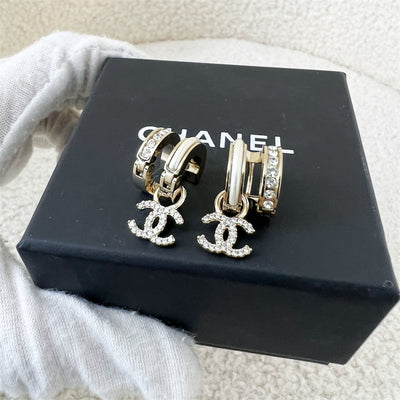 Chanel 21B Dangling Hoop Earrings in LGHW