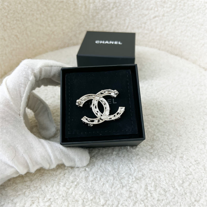 Chanel CC Logo Brooch with Crystals