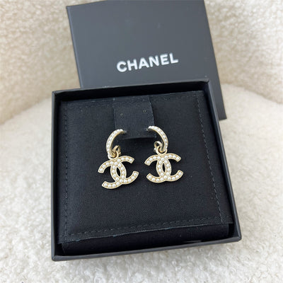 Chanel CC Dangling Earrings with Pearls in AGHW