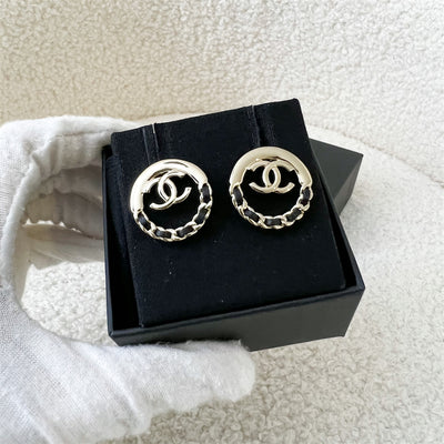 Chanel 22P / 23C CC Round Earrings in LGHW
