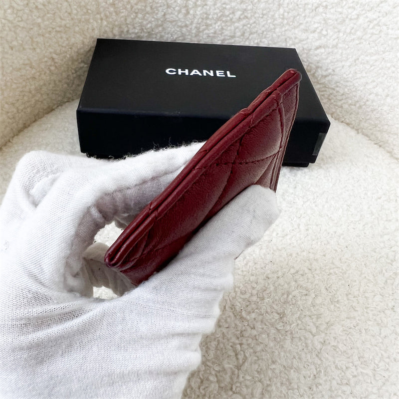 Chanel 19B Seasonal Flat Card Holder in Burgundy Red Lambskin AGHW
