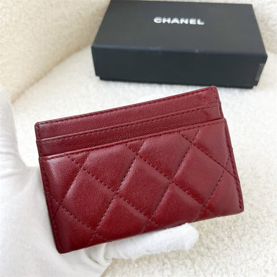 Chanel 19B Seasonal Flat Card Holder in Burgundy Red Lambskin AGHW
