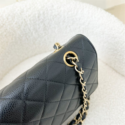 Chanel Vintage Medium Classic Flap CF in Black Caviar 24K GHW