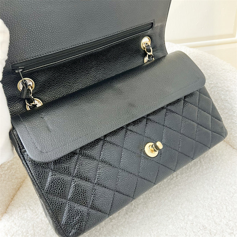 Chanel Vintage Medium Classic Flap CF in Black Caviar 24K GHW