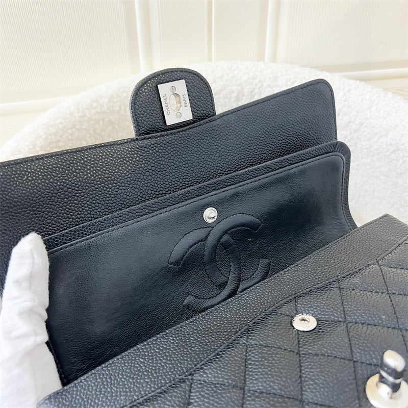 Chanel Medium Classic Flap CF in Black Caviar SHW