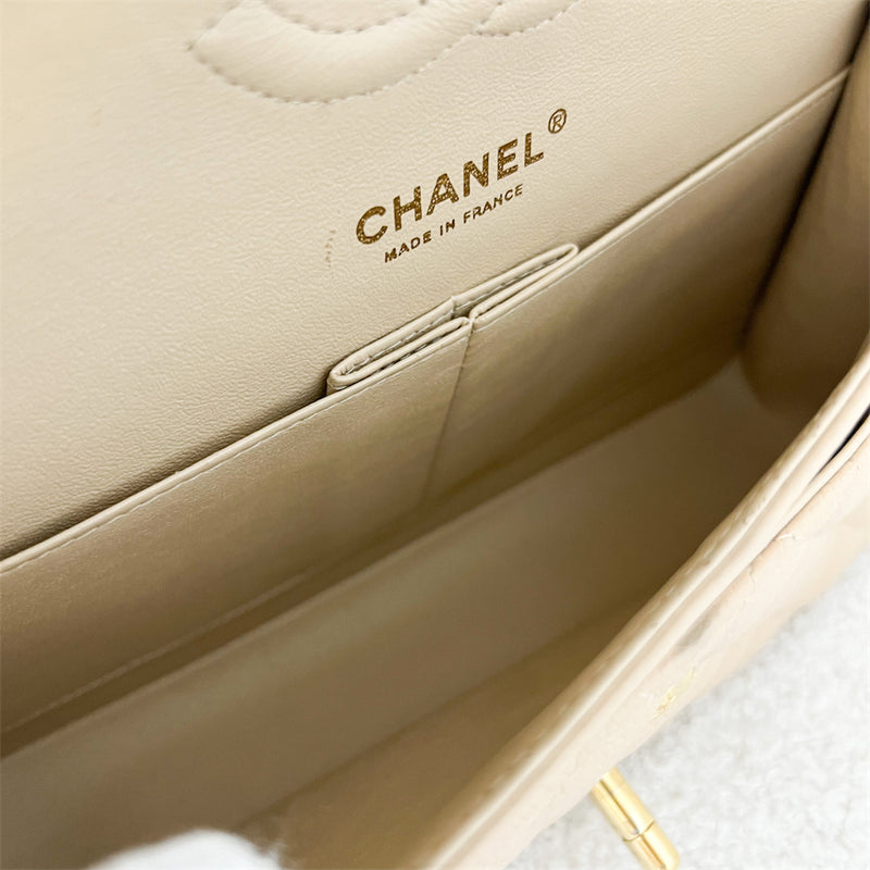 Chanel Medium Classic Flap CF in Beige Clair Caviar GHW