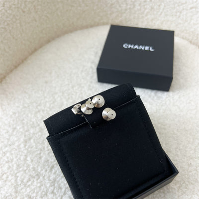 Chanel 22P Set of 3 Pin Brooches in SHW