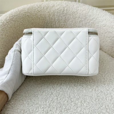 Chanel Pearl Crush Small Vanity in White Lambskin GHW