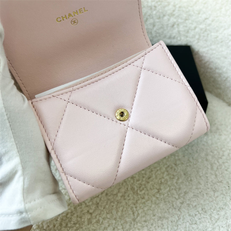Chanel 19 XL Card Holder in 22P Pink Lambskin GHW