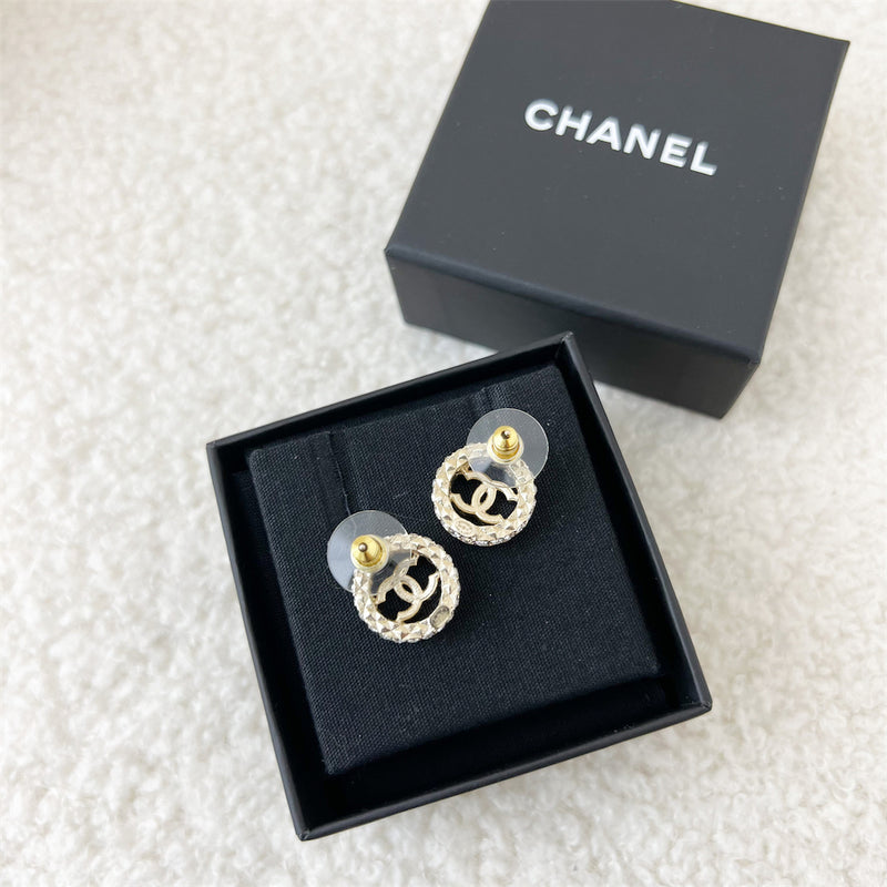 Chanel 22S Round CC Logo Earrings studded with Crystals in LGHW