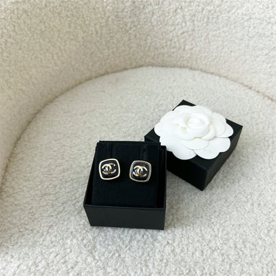 Chanel CC Logo Earrings in GHW