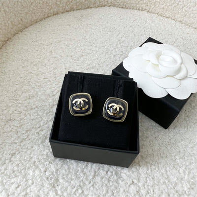 Chanel CC Logo Earrings in GHW