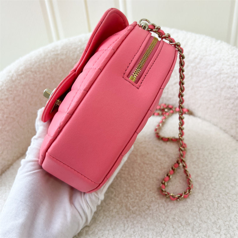 Chanel 22S Large Heart Bag in Pink Lambskin LGHW