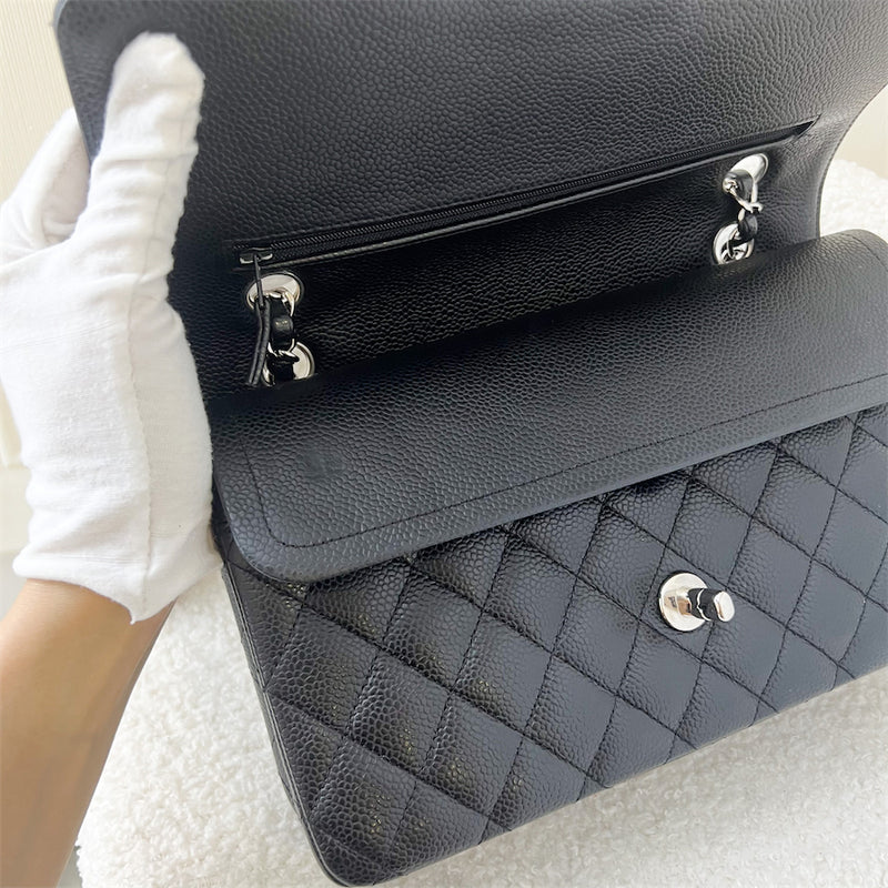 Chanel Medium Classic Flap CF in Black Caviar SHW