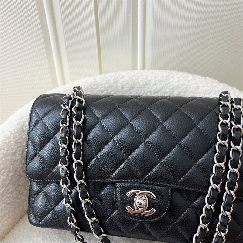 Chanel Medium Classic Flap CF in Black Caviar SHW