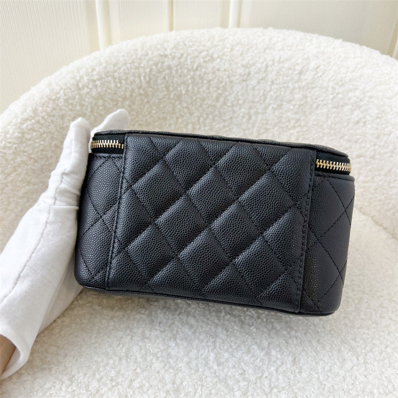 Chanel 20P / 22C Small Vanity in Black Caviar LGHW