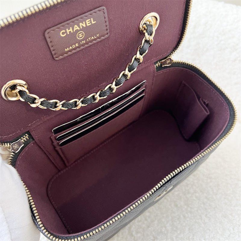 Chanel 20P / 22C Small Vanity in Black Caviar LGHW