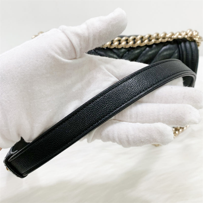 Chanel Medium 25cm Boy Flap in Black Chevron Caviar LGHW