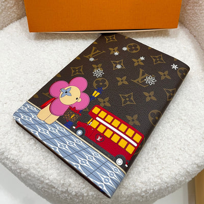 LV London X'mas 2021 Clemence Notebook in Monogram Canvas GHW