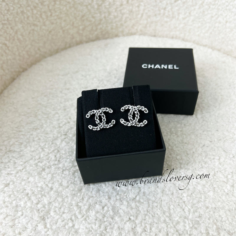 Chanel 22P CC Earrings with Black Leather and Matte SHW