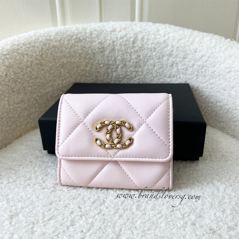 Chanel 19 XL Card Holder in 22P Pink Lambskin GHW