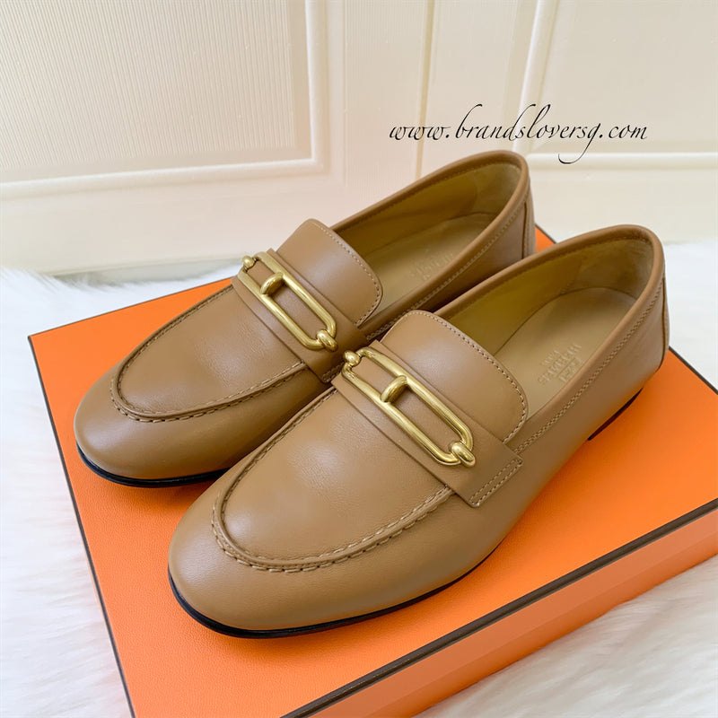 Hermes Colette Loafer in Beige Dore Calfskin and GHW Sz 36.5