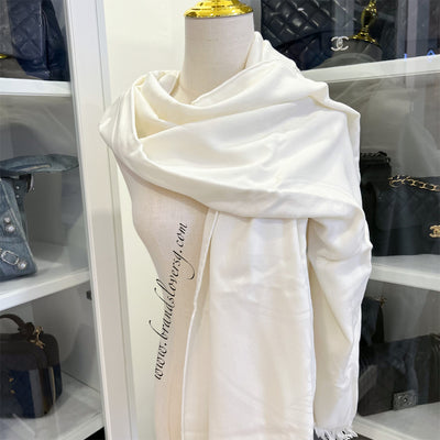 Hermes New Libris Stole in Ivory 85% Cashmere + 15% Silk