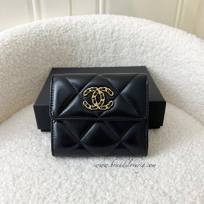 Chanel 19 Trifold Compact Wallet in 22A Black Lambskin AGHW