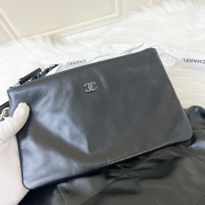 Chanel 22 Medium Hobo Bag in Black Calfskin and Black HW